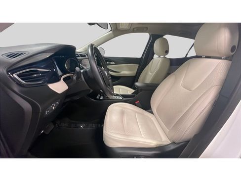 Used 2020 Buick Encore GX Essence w/ Experience Buick Package AWD/4WD image 12