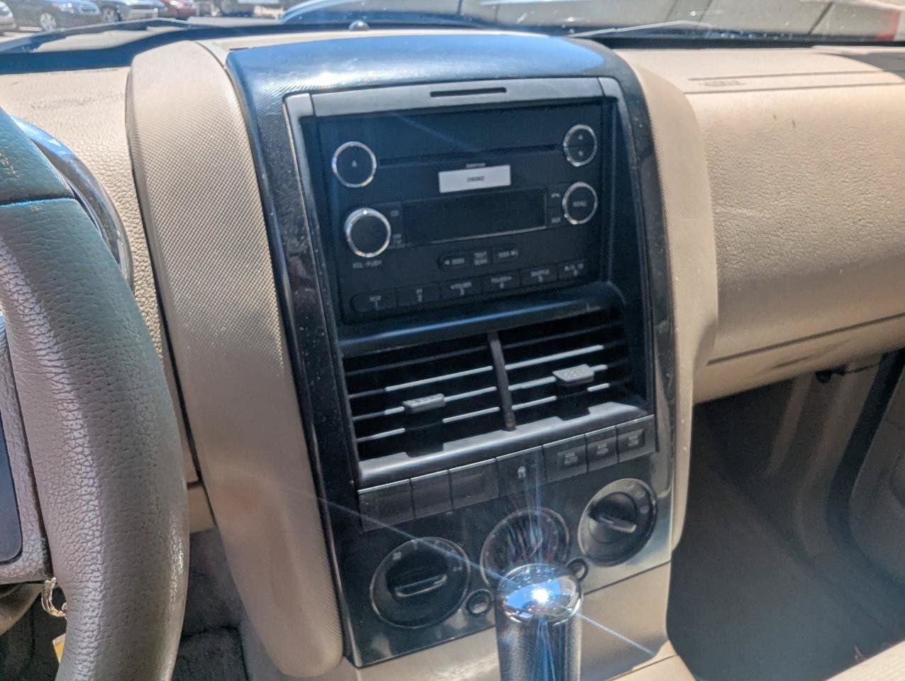 Used 2010 Ford Explorer XLT AWD/4WD image 13