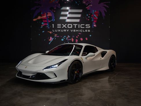 Used 2022 Ferrari F8 Tributo RWD image 3