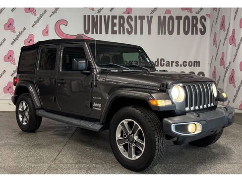 Used 2018 Jeep Wrangler Unlimited Sahara image 3