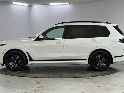 Used 2026 BMW X7 xDrive40i w/ M Sport Package image 5
