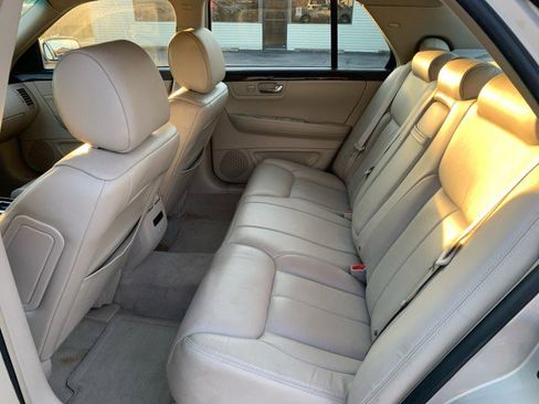 Used 2008 Cadillac DTS 1SH image 10