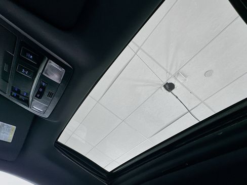 Used 2016 Toyota Tacoma TRD Off-Road image 24