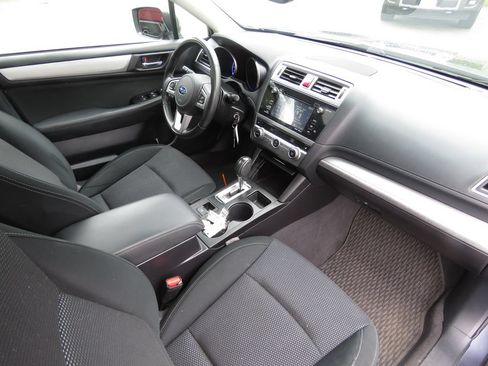 Used 2017 Subaru Outback 2.5i Premium AWD/4WD image 14