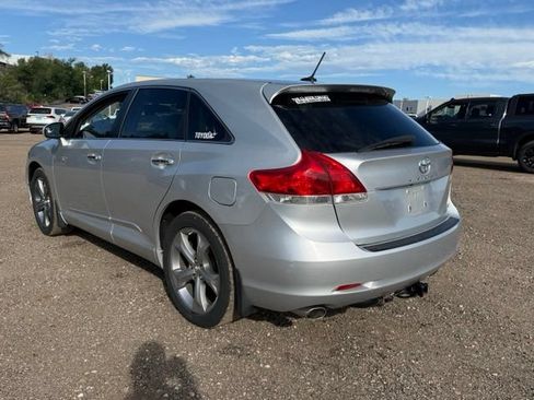 Used 2011 Toyota Venza AWD w/ Comfort Pkg image 3