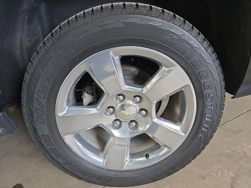Used 2017 Chevrolet Suburban Premier AWD/4WD image 36