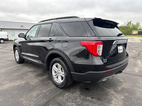 Used 2024 Ford Explorer XLT w/ Equipment Group 202A AWD/4WD image 2