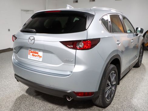 Used 2018 MAZDA CX-5 Touring image 7
