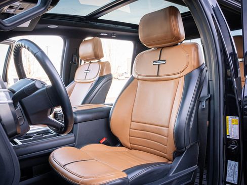 Used 2023 Ford F350 Platinum image 13