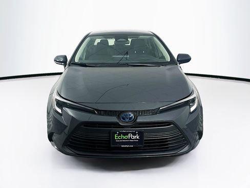 Used 2023 Toyota Corolla LE w/ Carpet Mat Package (TMS) FWD image 2