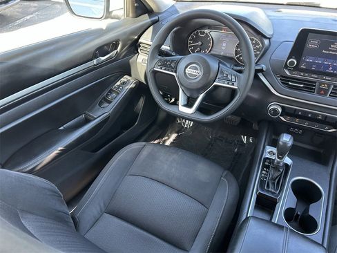 Certified 2022 Nissan Altima 2.5 SV image 15