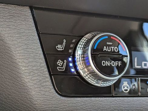 New 2026 Mitsubishi Outlander SEL image 25