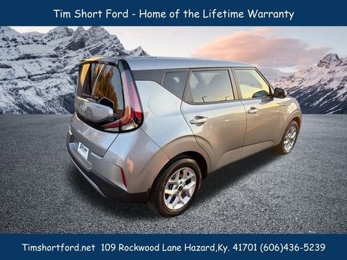 Used 2025 Kia Soul LX w/ LX Technology Package image 5