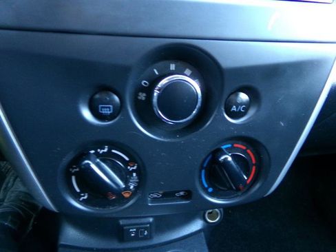 Used 2019 Nissan Versa SV image 21