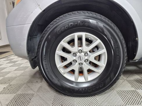 Used 2014 Nissan Frontier SV w/ SV Value Truck Package RWD image 29
