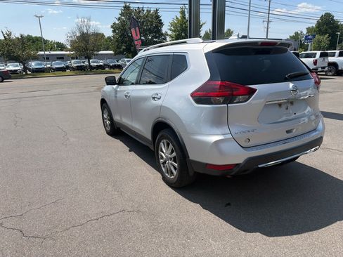Used 2018 Nissan Rogue SV w/ Premium Package AWD/4WD image 14