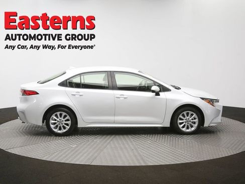 Used 2022 Toyota Corolla LE w/ LE Convenience Package FWD image 43
