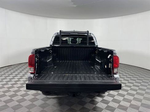 Used 2019 Toyota Tacoma TRD Sport w/ Technology Package AWD/4WD image 22