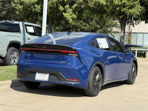 New 2026 Toyota Prius LE image 4