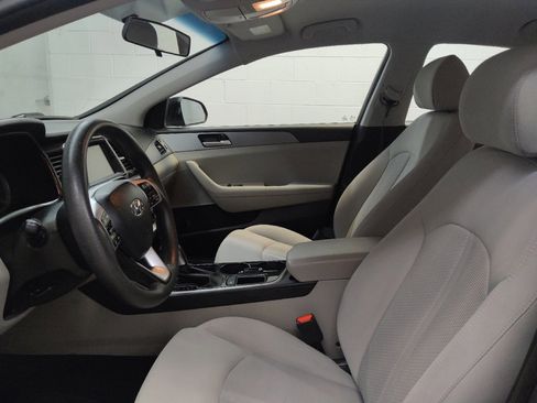 Used 2019 Hyundai Sonata SE FWD image 17