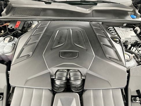 Certified 2025 Porsche Cayenne Turbo image 37