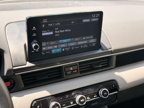 Used 2025 Honda Pilot EX-L image 22