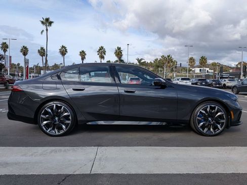 New 2026 BMW i5 eDrive40 image 3