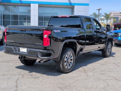 Used 2026 Chevrolet Silverado 2500 Custom image 5