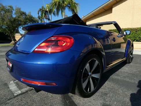 Used 2014 Volkswagen Beetle R-Line image 8