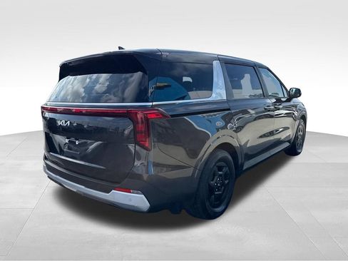 Used 2025 Kia Carnival FWD image 6