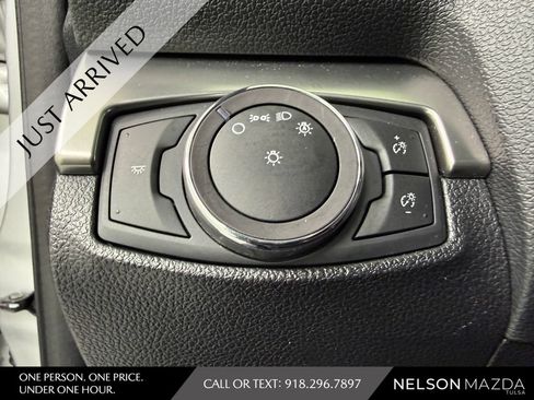 Used 2019 Ford Explorer XLT FWD image 23