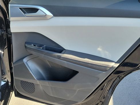 New 2026 Volkswagen Taos SE FWD image 10