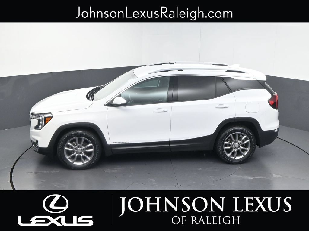 Used 2022 GMC Terrain SLT w/ Infotainment Package II FWD image 30