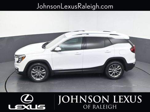 Used 2022 GMC Terrain SLT w/ Infotainment Package II FWD image 30