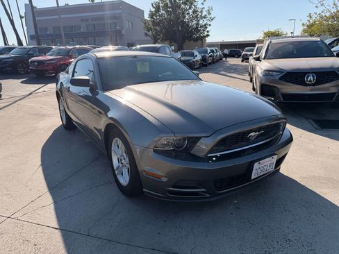 Used 2014 Ford Mustang Coupe RWD image 7