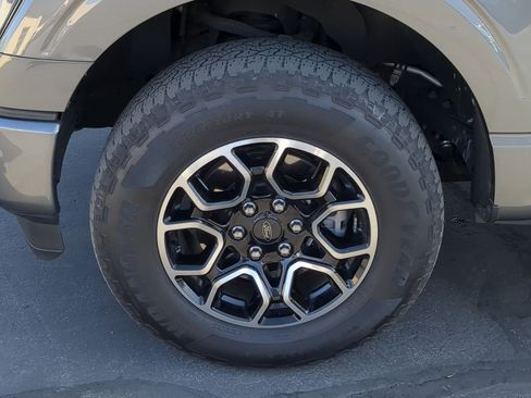 Used 2022 Ford F150 Lariat w/ Max Trailer Tow Package image 13