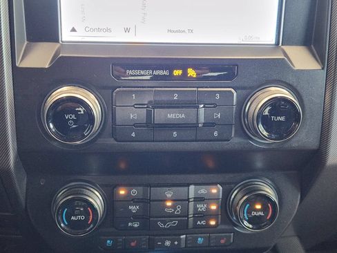 Used 2019 Ford F150 Raptor w/ Equipment Group 802A Luxury AWD/4WD image 17