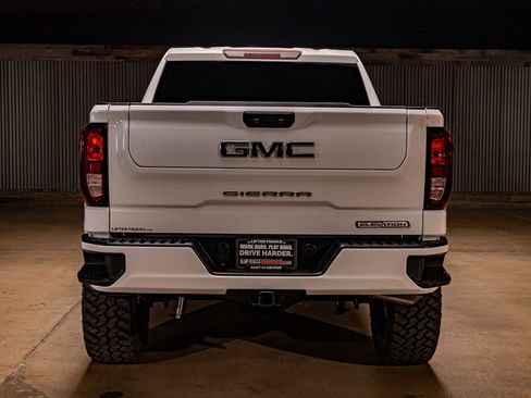 Used 2024 GMC Sierra 1500 Elevation image 8