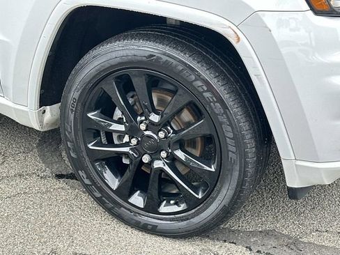 Used 2020 Jeep Grand Cherokee Altitude AWD/4WD image 8