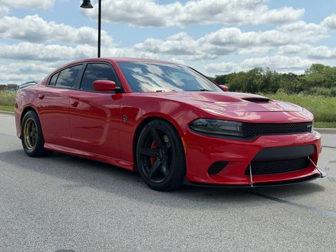 Used 2016 Dodge Charger SRT Hellcat RWD image 3