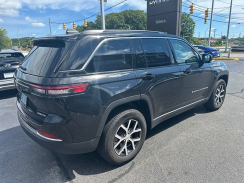 Used 2024 Jeep Grand Cherokee Limited AWD/4WD image 4