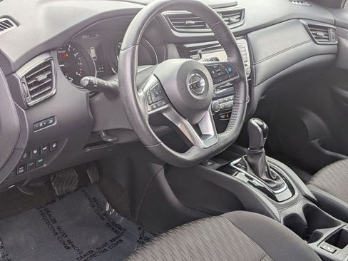 Used 2020 Nissan Rogue SV w/ Premium Package AWD/4WD image 16