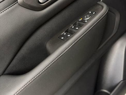 Used 2025 Nissan Armada SV image 24