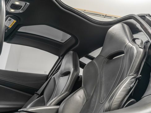 Used 2019 McLaren 720S Luxury image 17