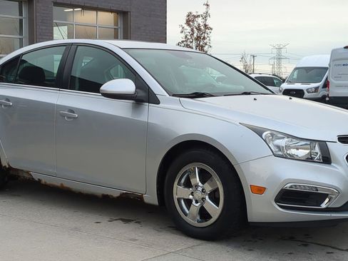 Used 2016 Chevrolet Cruze LT image 9