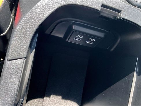Used 2024 Toyota RAV4 XLE FWD image 31