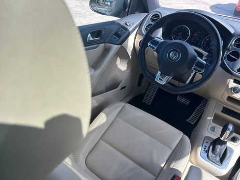 Used 2015 Volkswagen Tiguan R-Line AWD/4WD image 9
