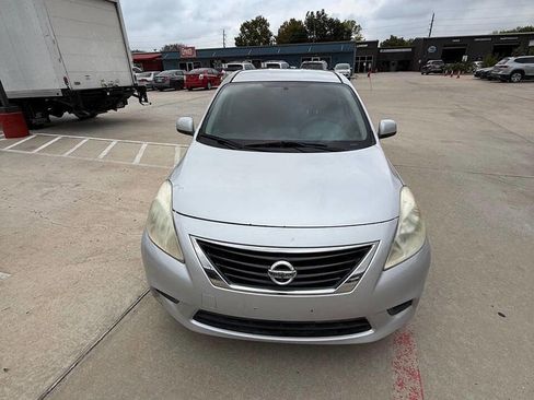 Used 2014 Nissan Versa SV image 19