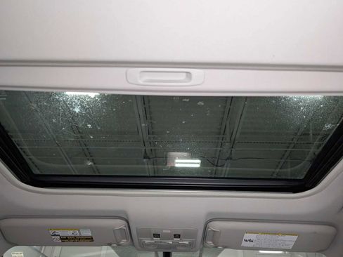 Used 2013 Toyota RAV4 Limited AWD/4WD image 18