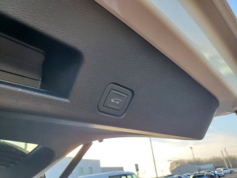 New 2026 Chevrolet Traverse LT w/ Driver Confidence Package image 9